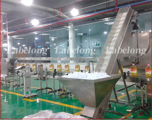 3-10L Oil/Water PET Bottle Handle Applicator and Inserting Machine