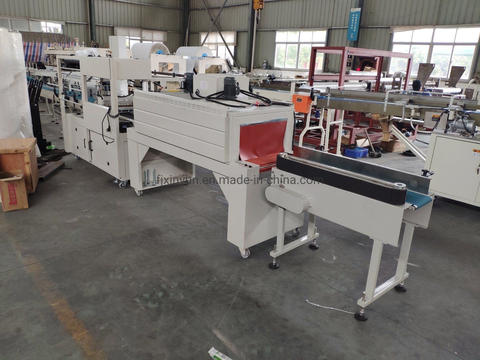 Automatic Labeling Machine for Maxi Roll Paper Shrink Packaging