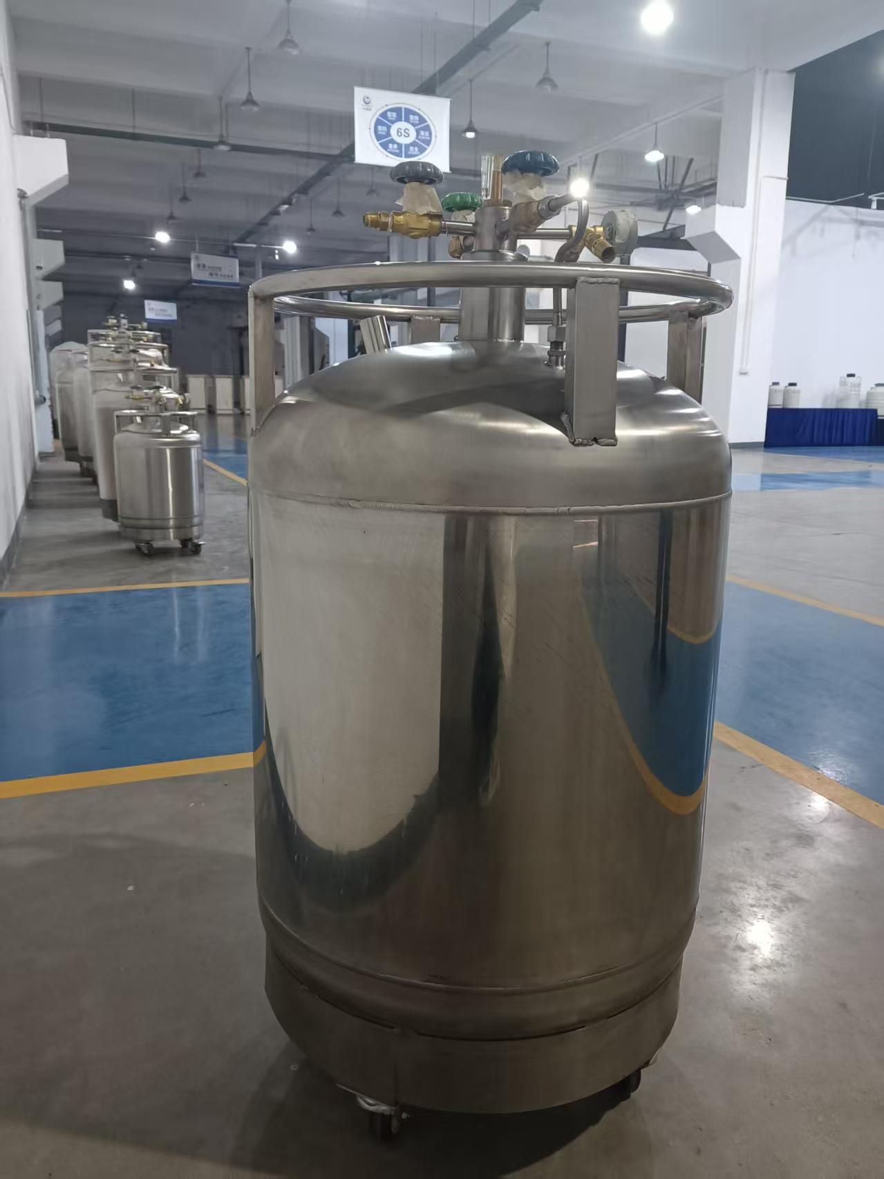 Self-Pressurized 150L Liquid Nitrogen Tanks for Liquid Transfer