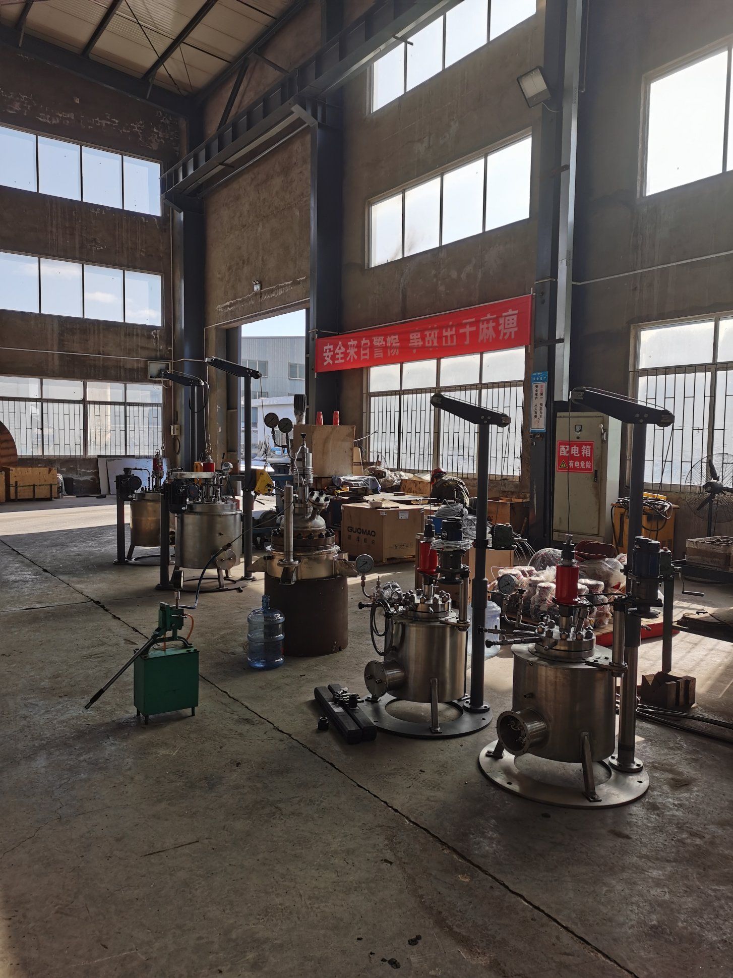 2L High-Pressure Chemical Reactor with Magnetic Seal