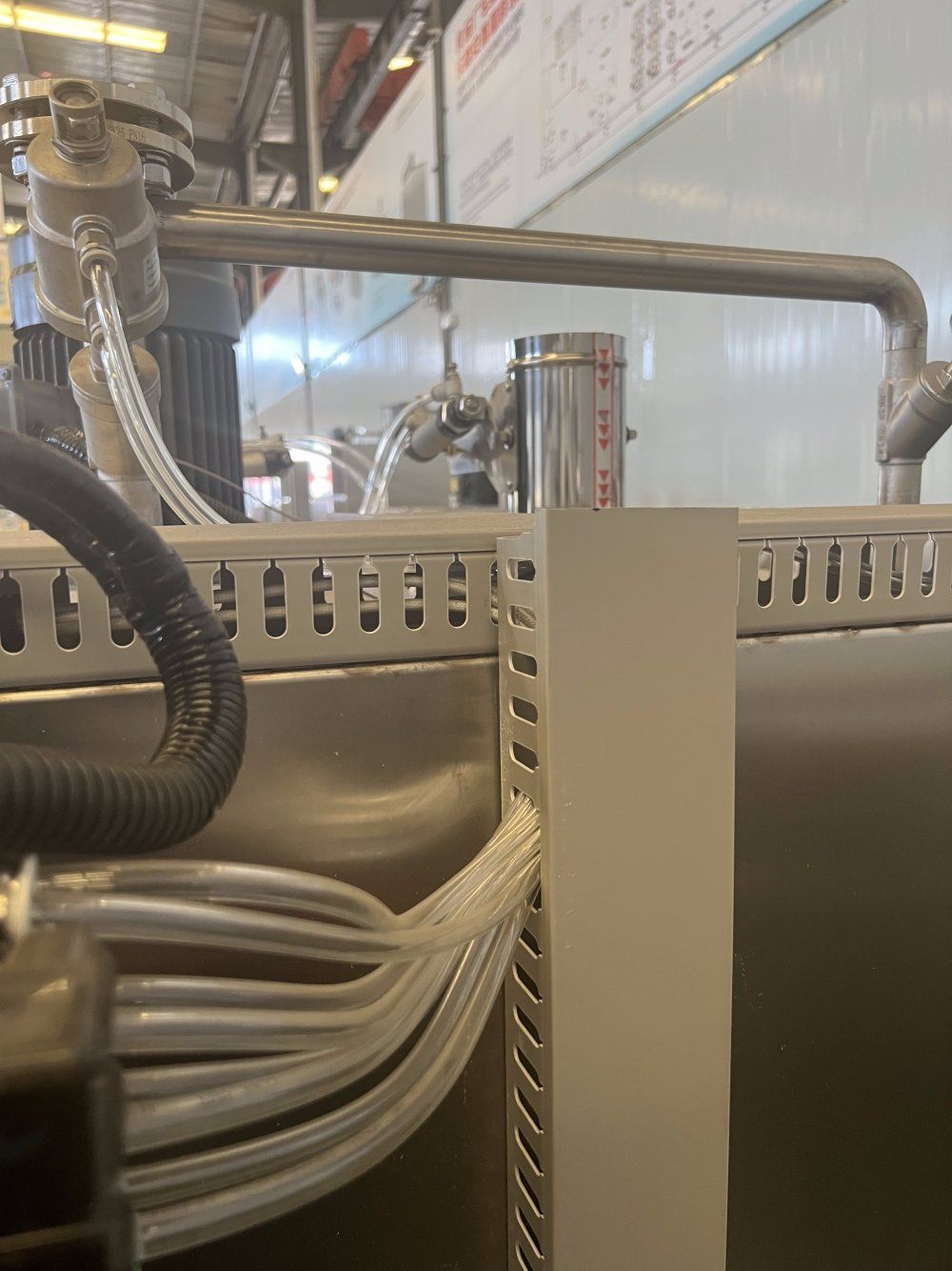 Auto-Cleaning Smoker for Hassle-Free Maintenance in Meat Processing Equipment