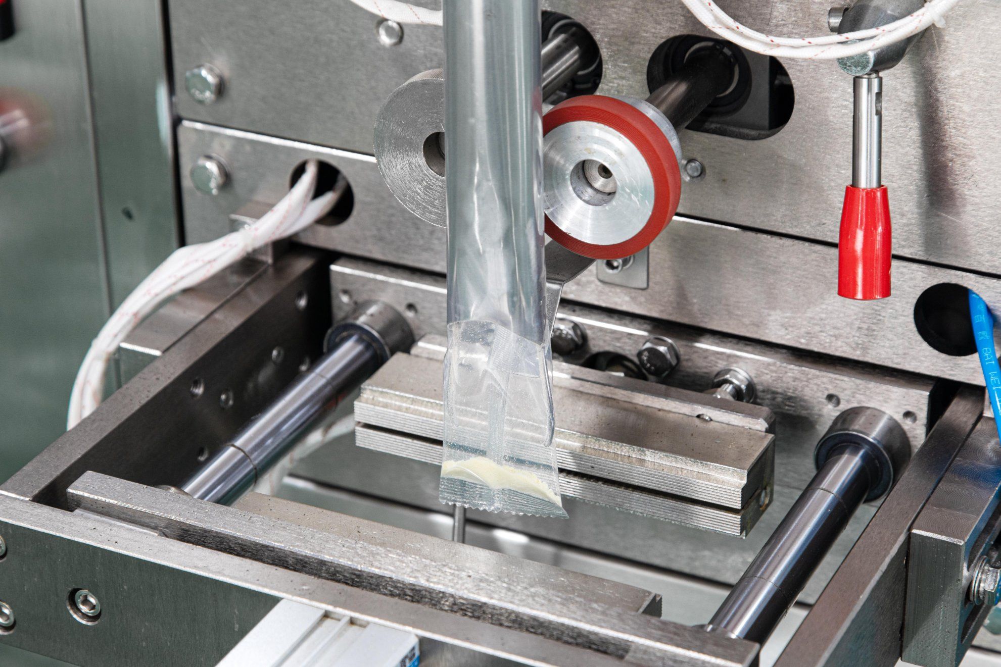 Best-Selling Vertical Packaging Machines for the Chemical Industry (5-100g)